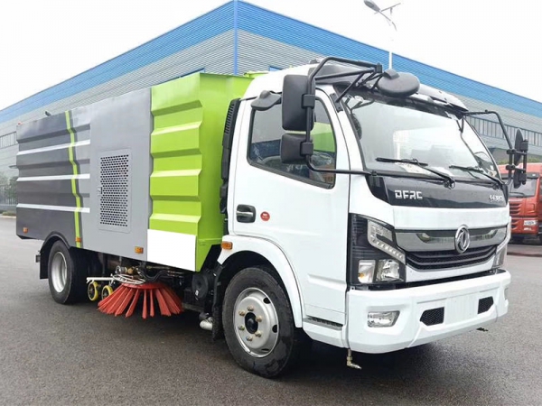 國(guó)六東風(fēng)D7多利卡4水/5塵洗掃車