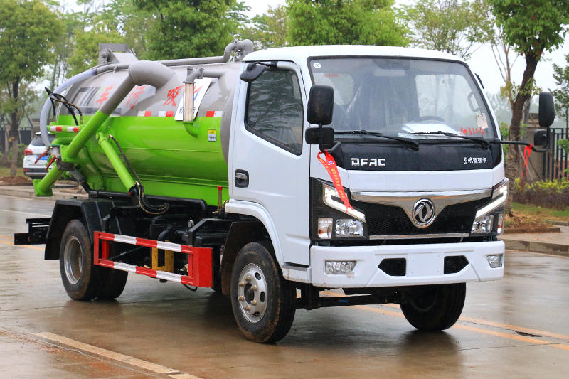 在操作吸污車時(shí)有哪些需要注意的？